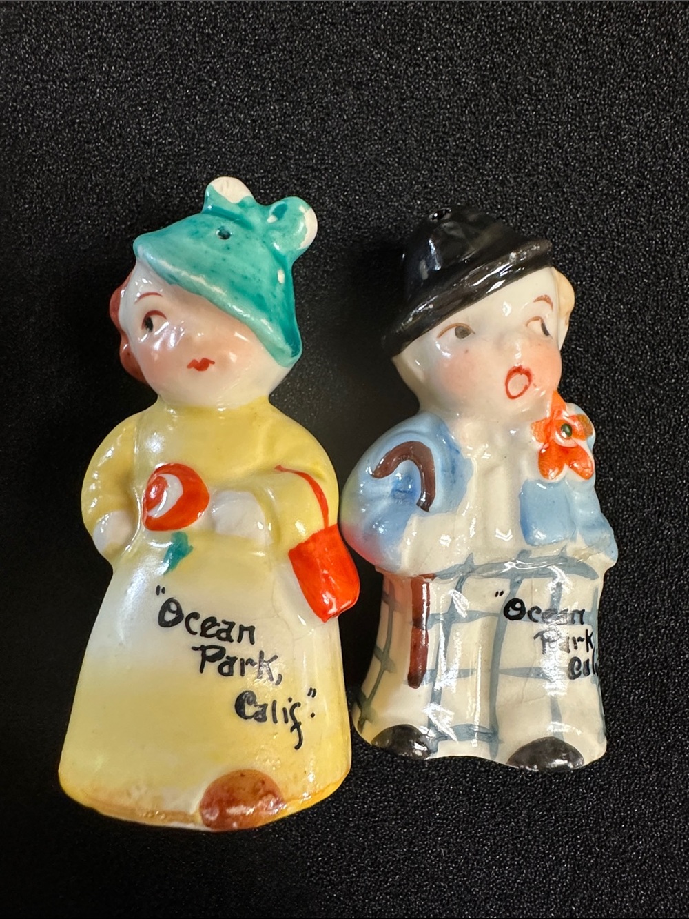 Vintage Ocean Park Odd Couple Ceramic Figurine Salt and Pepper Shakers